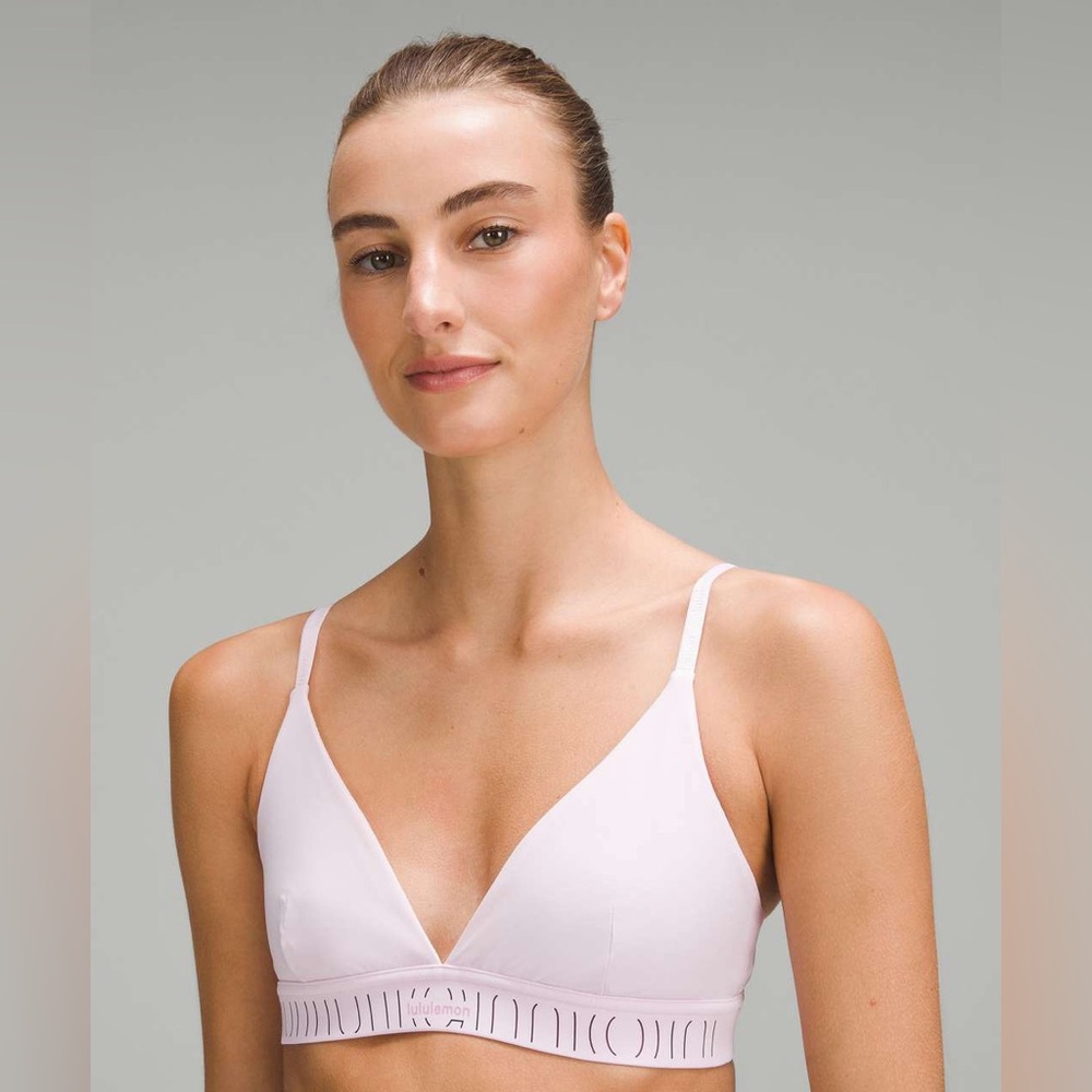 Lululemon, License to Train Triangle Bra Light Support, A/B cup
Meadowsweet Pink - Picture 2 of 11